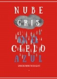 Nube gris en el cielo azul. Nube gris en el cielo azul.